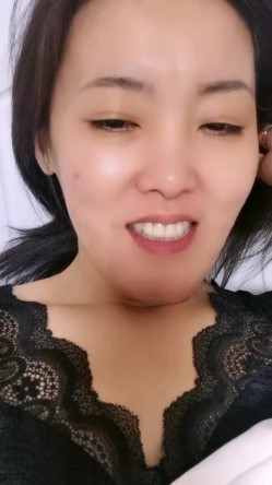 极品人妻！刺激，【放肆的小水娃】，真实良家，标准的贤妻良母，厨房搔首弄姿 截图16
