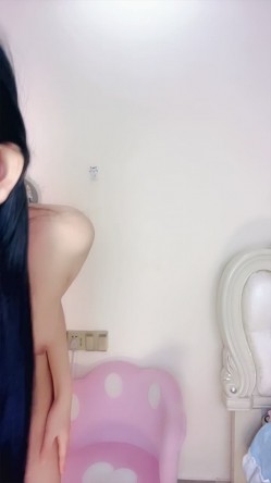最美校花【鬼鬼阿】全裸热舞~道具自慰~扣穴~白浆哗哗流冒泡 截图5