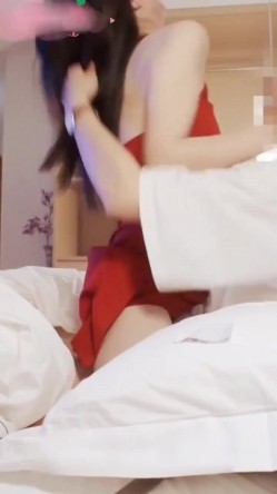 高颜值美女上位爱爱 要出了了吗 看看什么叫妩媚风骚 看这表情就想射 截图3