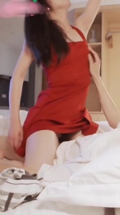 高颜值美女上位爱爱 要出了了吗 看看什么叫妩媚风骚 看这表情就想射 截图12