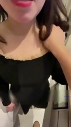超顶反差婊少妇公务员美熟女【蓝阿姨】厚厚的红唇显得无比性感，口交舌功了得 截图1