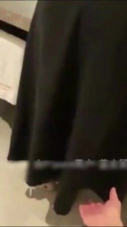 超顶反差婊少妇公务员美熟女【蓝阿姨】厚厚的红唇显得无比性感，口交舌功了得 截图4