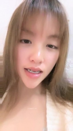 极品人妻！【果味果冻】男人熟睡后，偷偷播脱光光，相当哇塞，牛逼，也不怕老公醒来揍她，刺激 截图11