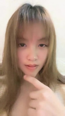 极品人妻！【果味果冻】男人熟睡后，偷偷播脱光光，相当哇塞，牛逼，也不怕老公醒来揍她，刺激 截图12