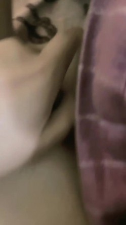 极品人妻！【果味果冻】男人熟睡后，偷偷播脱光光，相当哇塞，牛逼，也不怕老公醒来揍她，刺激 截图14