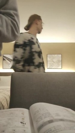 【吴梦梦】，直击国产AV拍摄现场，极品大胸骚妹子，三男一女淫乱指数爆表，激情啪啪浪叫声震天 截图3