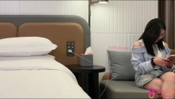 探花王安全约炮刚下海的妹子 ️口活生疏下面非常紧后入屁股都给干红了最后套子滑掉了无套内射 截图1