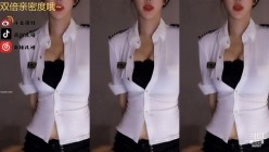 【斗鱼现役网红主播 南妹儿】女神的颤抖 整个奶子都要抖出来了 热舞走光被封合集 截图8