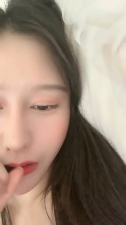 近期最火的女神，【樱桃】，【上】，舞蹈专业出身，明星级别颜值，极品美乳，小逼逼真干净，硬盘必备 截图6