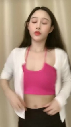 近期最火的女神，【樱桃】，【上】，舞蹈专业出身，明星级别颜值，极品美乳，小逼逼真干净，硬盘必备 截图7