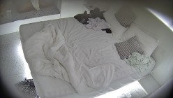 公寓酒店 一对纹身社会人儿情侣 女人一听要操逼 脱裤子的动作急切而生疏 最后被射一肚子 截图6