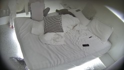 公寓酒店 一对纹身社会人儿情侣 女人一听要操逼 脱裤子的动作急切而生疏 最后被射一肚子 截图11