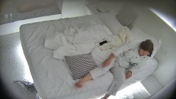 公寓酒店 一对纹身社会人儿情侣 女人一听要操逼 脱裤子的动作急切而生疏 最后被射一肚子 截图13