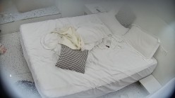 公寓酒店 一对纹身社会人儿情侣 女人一听要操逼 脱裤子的动作急切而生疏 最后被射一肚子 截图15