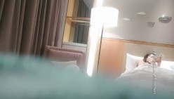 探花朗李寻欢_管理代班网红脸外围美女，跪床边深喉口交，分开双腿按着猛操 截图6