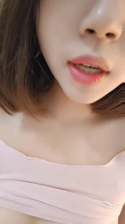 肤白貌美好身材极品软萌妹子的诱惑，站着揉着奶子珍珠棒抽插骚穴，浪叫呻吟表情好骚，跳蛋玩阴蒂高潮会喷水 截图15