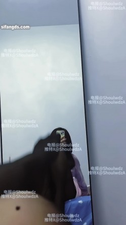 PUA大神【受肉完犊子】VIP福利，操控举牌，超多反差学生小母狗，紫薇裸舞，有露脸 截图4