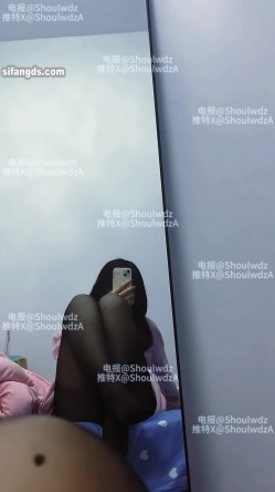 PUA大神【受肉完犊子】VIP福利，操控举牌，超多反差学生小母狗，紫薇裸舞，有露脸 截图5