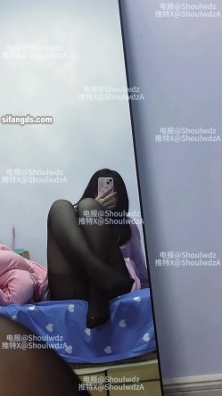 PUA大神【受肉完犊子】VIP福利，操控举牌，超多反差学生小母狗，紫薇裸舞，有露脸 截图11