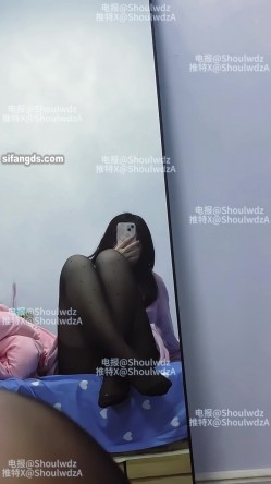 PUA大神【受肉完犊子】VIP福利，操控举牌，超多反差学生小母狗，紫薇裸舞，有露脸 截图12