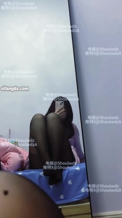 PUA大神【受肉完犊子】VIP福利，操控举牌，超多反差学生小母狗，紫薇裸舞，有露脸 截图15