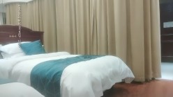 探花朗李寻欢_代班上场长发可爱甜妹，情趣装撅屁股口交，后入抽插妹子受不了用手摸B 截图4