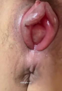 《稀缺资源猎奇极品调教》不喜勿下，绝对折磨！变态妹子一系列反人类式虐阴~胶水封、逼拔罐、马桶刷插、针线缝等等真开眼界 截图3