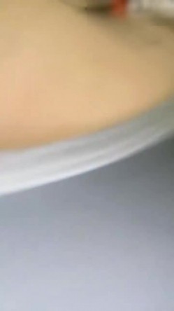 学生制服红唇妹妹！新人下海收费房！按摩器震穴假屌插嘴，开档黑丝跳蛋塞入 截图16