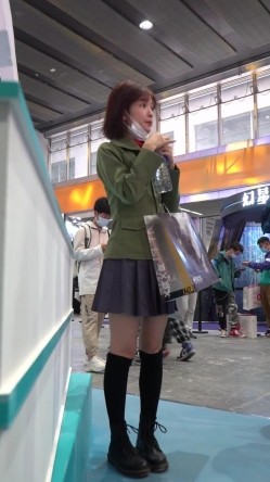 【YZWCD】YC159灰色jk制服小姐姐！黑色短袜配黄内！ 截图3