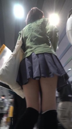 【YZWCD】YC159灰色jk制服小姐姐！黑色短袜配黄内！ 截图9