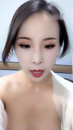 颜值不错红唇妹子性感丁字裤自慰秀 跳蛋抹上润滑油塞入道具JJ摩擦阴蒂抽插 截图13