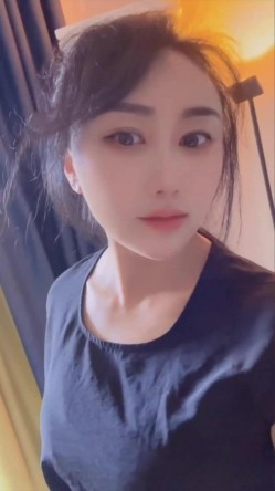 御姐女王范会所金牌技师，重庆巨乳小尤物【婉儿】特色性爱服务，双飞吹拉弹唱一条龙爽翻天 截图2