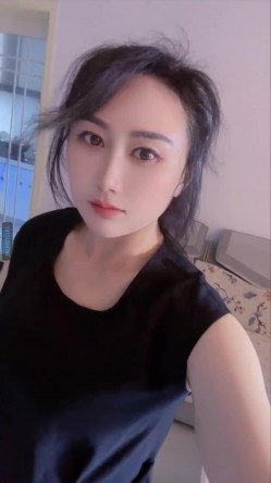 御姐女王范会所金牌技师，重庆巨乳小尤物【婉儿】特色性爱服务，双飞吹拉弹唱一条龙爽翻天 截图12