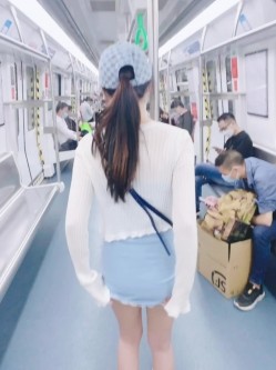 人气反差母狗 长腿女神级【露娜000】景区商场地铁人前极限露出啪啪啪 截图2