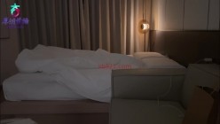 杏吧芬达4-今天约了个黑丝御姐，面容精致身材刚刚好，一开始还有点放不开，干到后面直唿太大了受不了了 截图2
