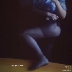 《精品洩密》美女空姐下班后的真实反差被曝光 真让人大跌眼镜难以相信 截图16