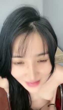 近期下海漂亮姐姐！炮友干不动自慰！特写假屌磨蹭粉穴，骑乘位深插到底，快速猛捅淫水流出 截图10