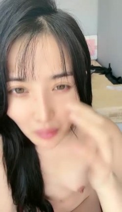 近期下海漂亮姐姐！炮友干不动自慰！特写假屌磨蹭粉穴，骑乘位深插到底，快速猛捅淫水流出 截图13