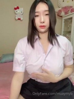 【你的淫荡姨妈】泰国轻熟人妻型巨乳网黄御姐「Muaymyb」露脸大尺度私拍 风骚露出男女通吃多穴满足 截图2