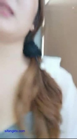 电子厂上班的成熟姐姐，塞着跳蛋在车间淫惑、点焊着元件，骚逼却震得很爽、工作都心不在焉！ 截图13