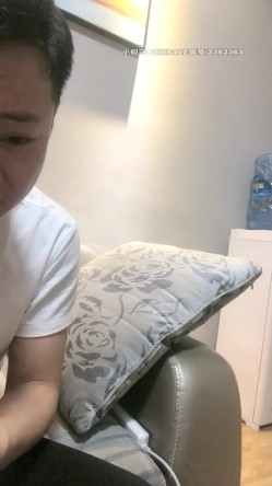 浙江，宁波，漂亮小少妇居家性爱，【表姐很得劲】，臭弟弟，快来舔穴，开档黑丝，两腿大张私密处只属于你 截图11