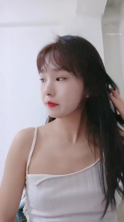 核弹！校花被干了~20小时~【杨洋小妹妹】无套啪啪~吞精~ 截图2