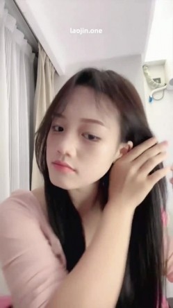 纯欲天花板校花！奶子好大~【狐狸精】，清纯学生妹，闺房中大尺度自慰，淫水不断哗哗的流 截图3