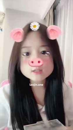 纯欲天花板校花！奶子好大~【狐狸精】，清纯学生妹，闺房中大尺度自慰，淫水不断哗哗的流 截图12