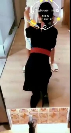 【极品反差东航空姐】爆乳丰臀女神【豆泥丸】完美身材 穿着空姐制服架起来操到浪叫 高清私拍90P 高清720P原版 截图5