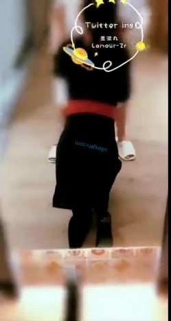 【极品反差东航空姐】爆乳丰臀女神【豆泥丸】完美身材 穿着空姐制服架起来操到浪叫 高清私拍90P 高清720P原版 截图7