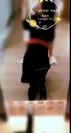 【极品反差东航空姐】爆乳丰臀女神【豆泥丸】完美身材 穿着空姐制服架起来操到浪叫 高清私拍90P 高清720P原版 截图8