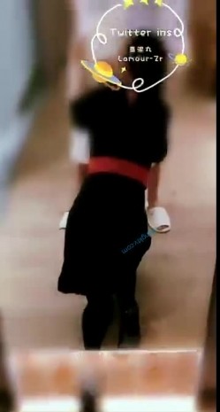 【极品反差东航空姐】爆乳丰臀女神【豆泥丸】完美身材 穿着空姐制服架起来操到浪叫 高清私拍90P 高清720P原版 截图9