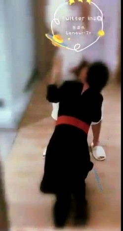 【极品反差东航空姐】爆乳丰臀女神【豆泥丸】完美身材 穿着空姐制服架起来操到浪叫 高清私拍90P 高清720P原版 截图12
