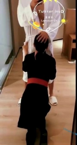 【极品反差东航空姐】爆乳丰臀女神【豆泥丸】完美身材 穿着空姐制服架起来操到浪叫 高清私拍90P 高清720P原版 截图14